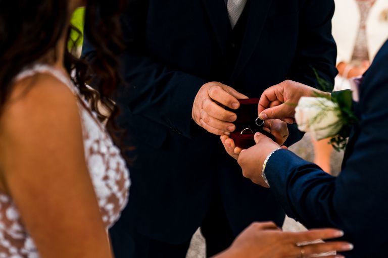 detail of the wedding rings photography 